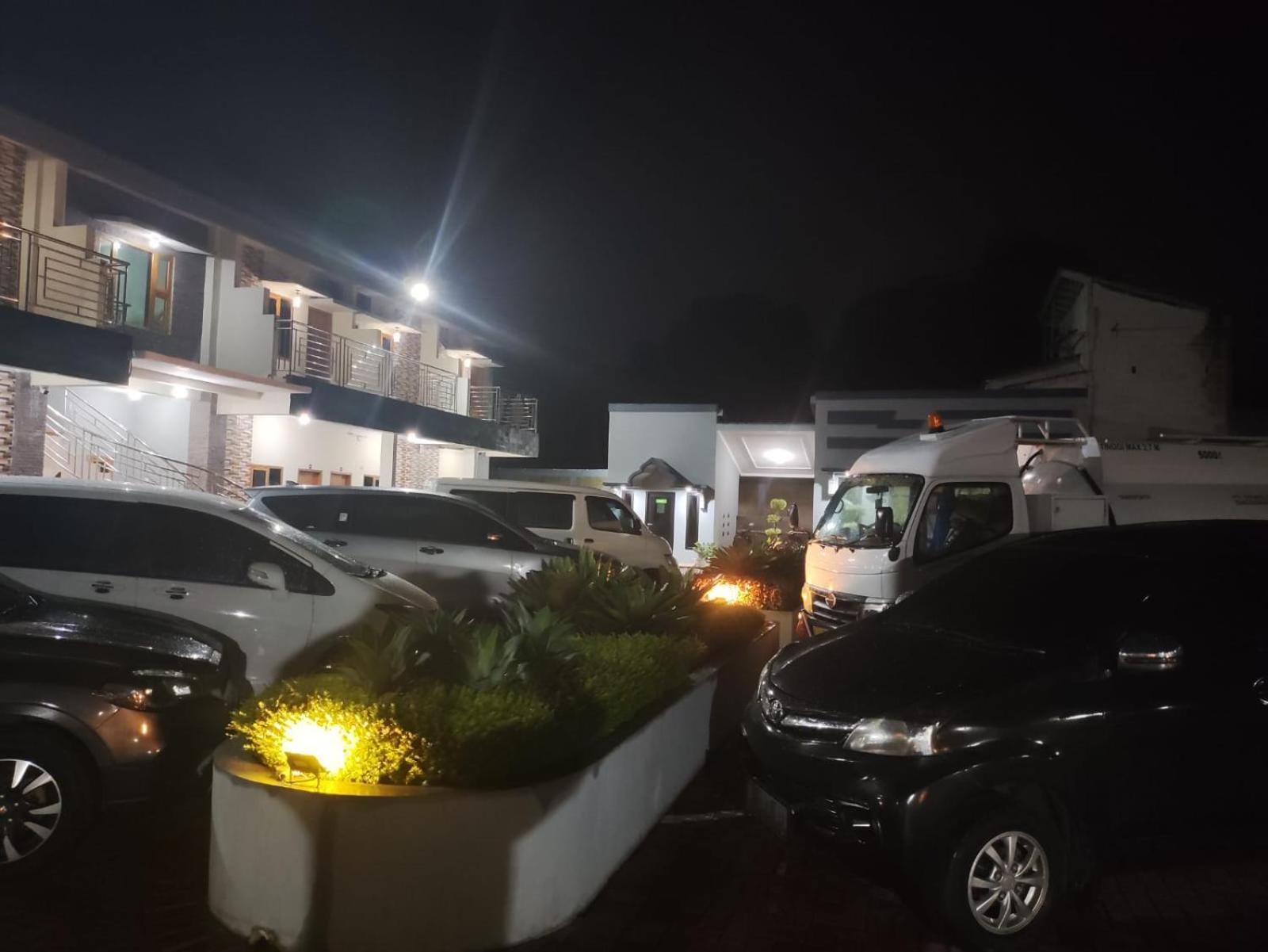Hotel Cibening Purwakarta Buitenkant foto