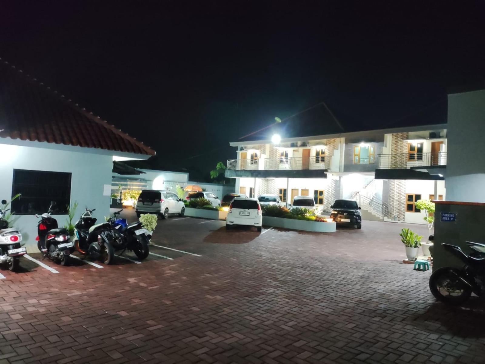 Hotel Cibening Purwakarta Buitenkant foto