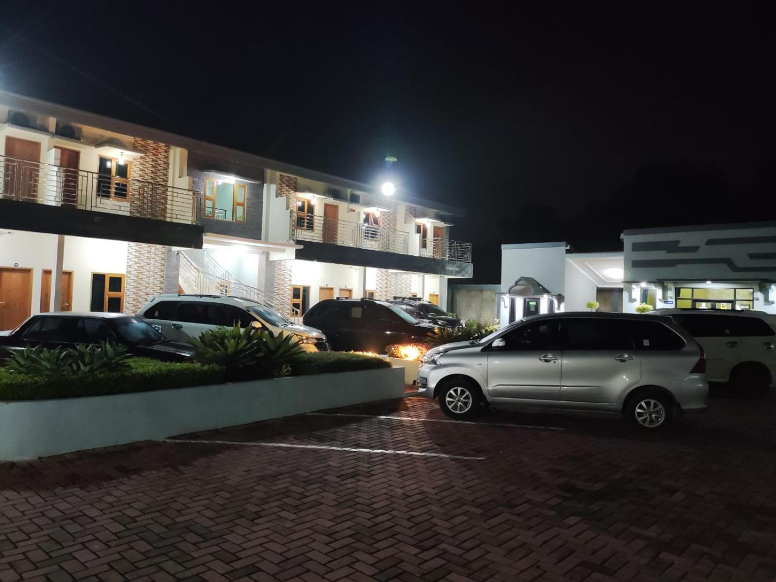 Hotel Cibening Purwakarta Buitenkant foto