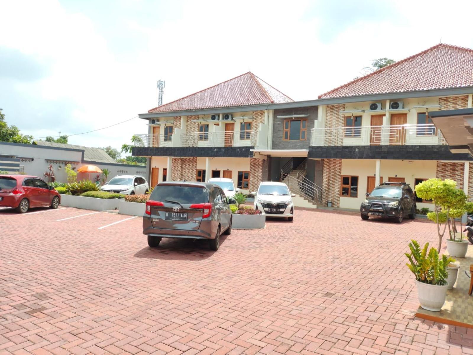 Hotel Cibening Purwakarta Buitenkant foto
