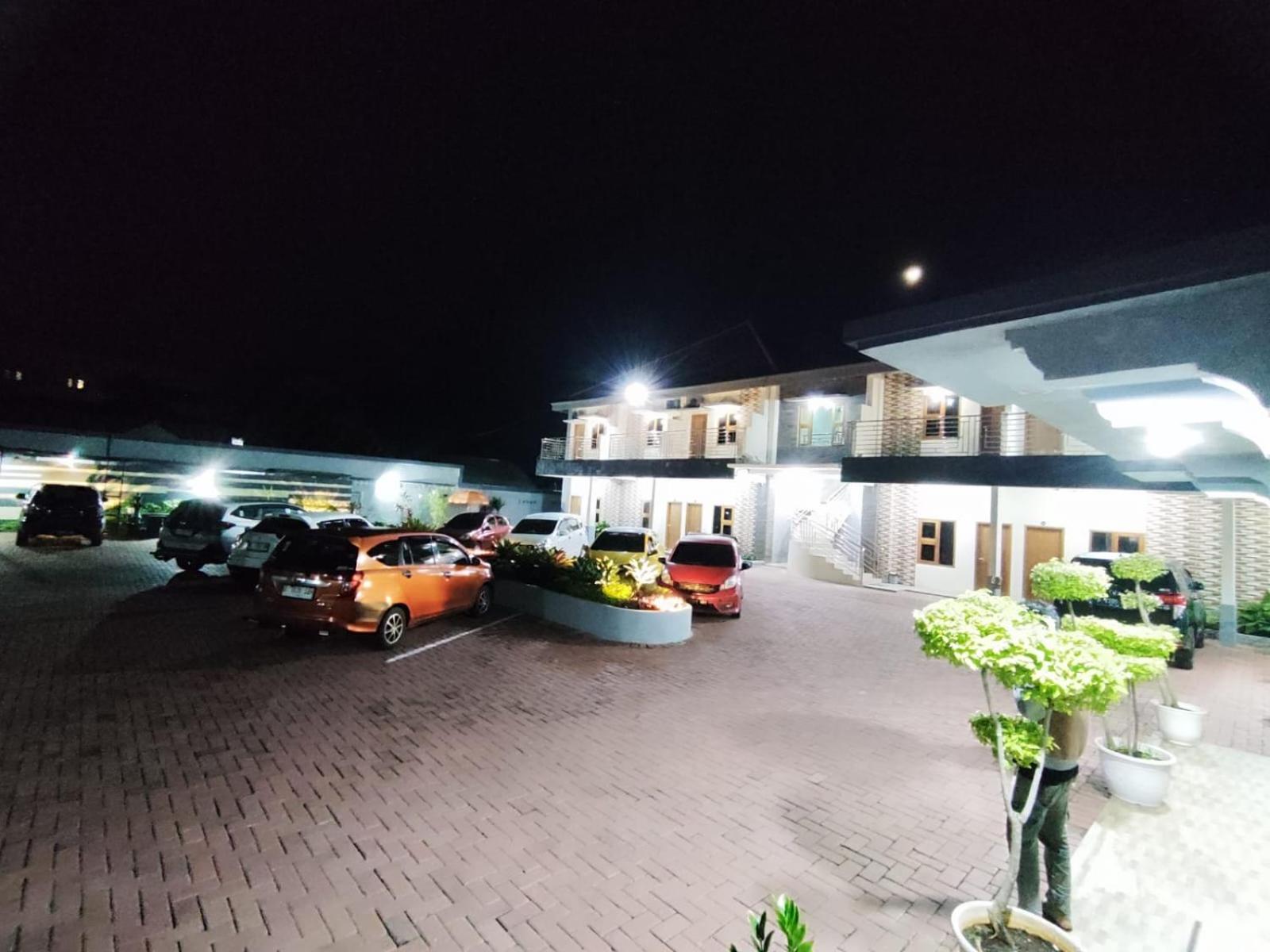 Hotel Cibening Purwakarta Buitenkant foto