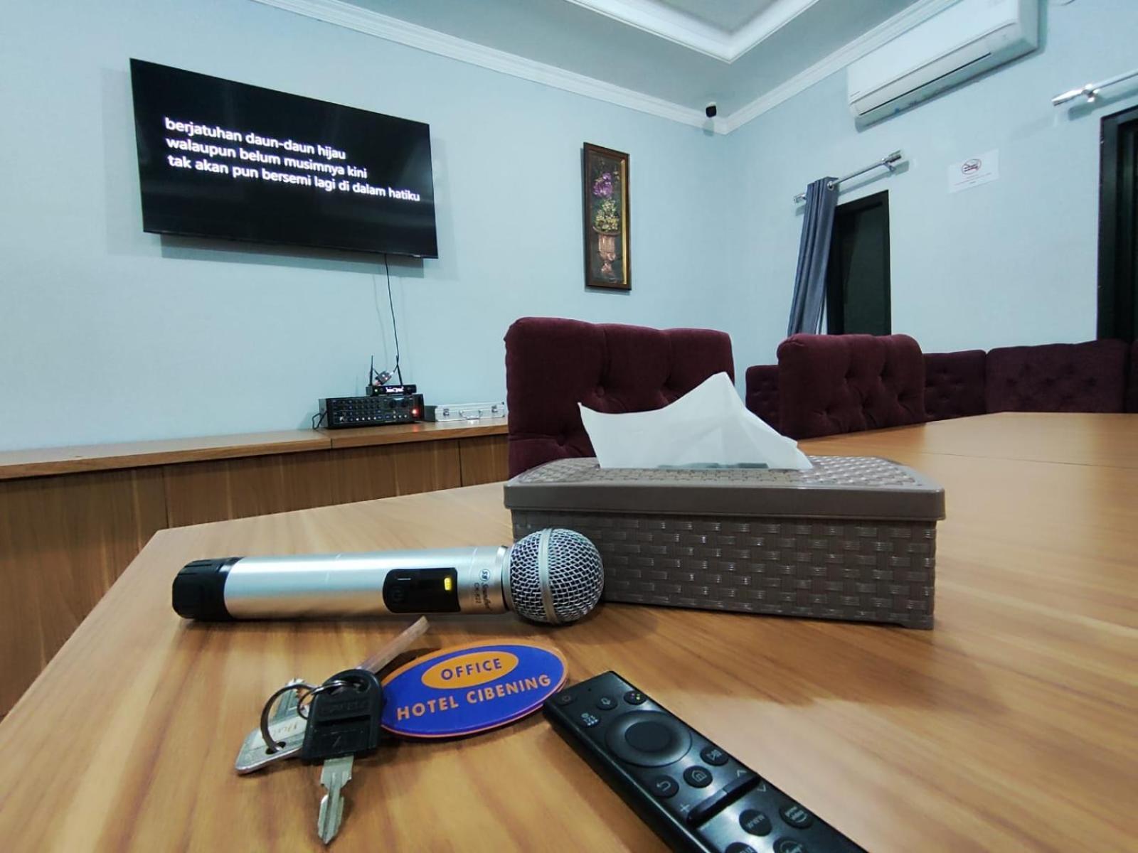 Hotel Cibening Purwakarta Buitenkant foto