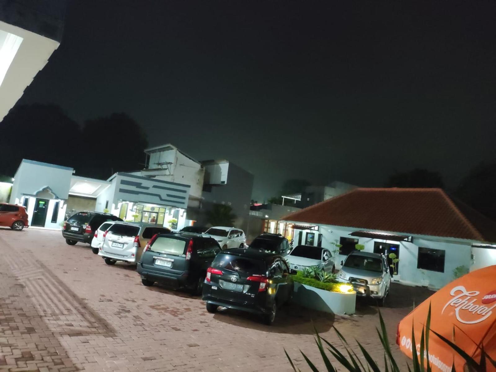 Hotel Cibening Purwakarta Buitenkant foto