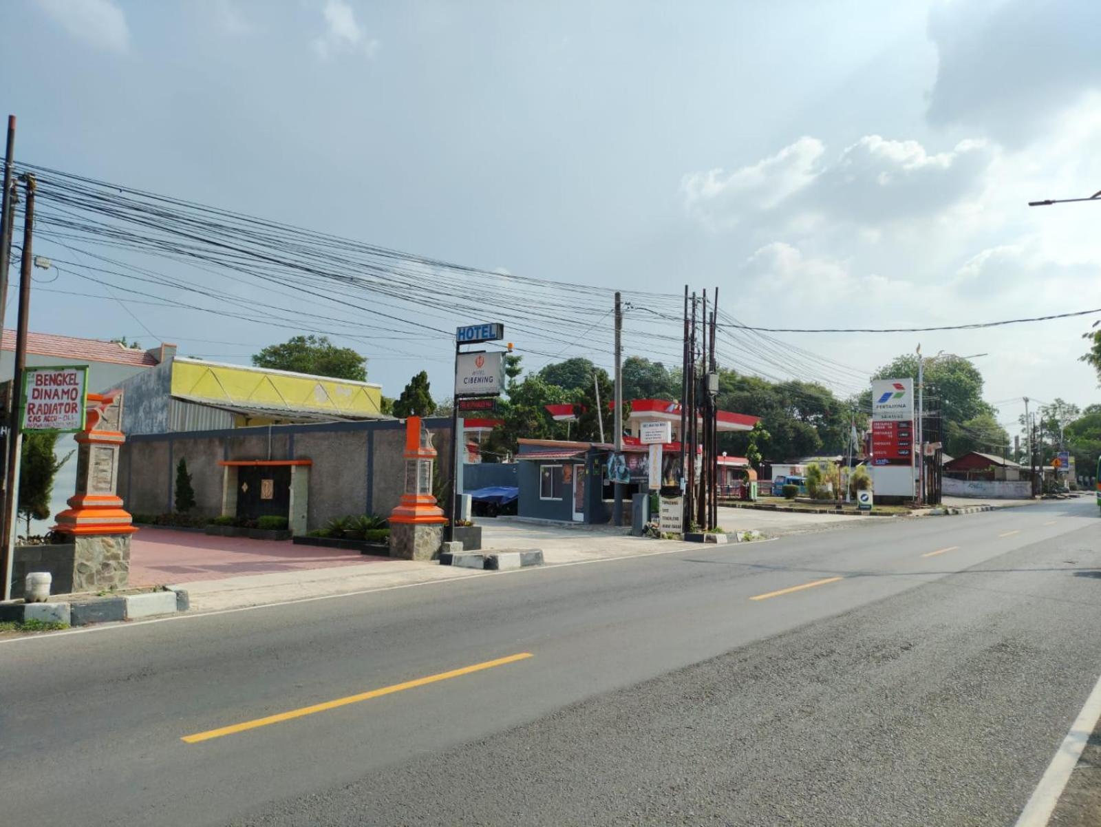 Hotel Cibening Purwakarta Buitenkant foto