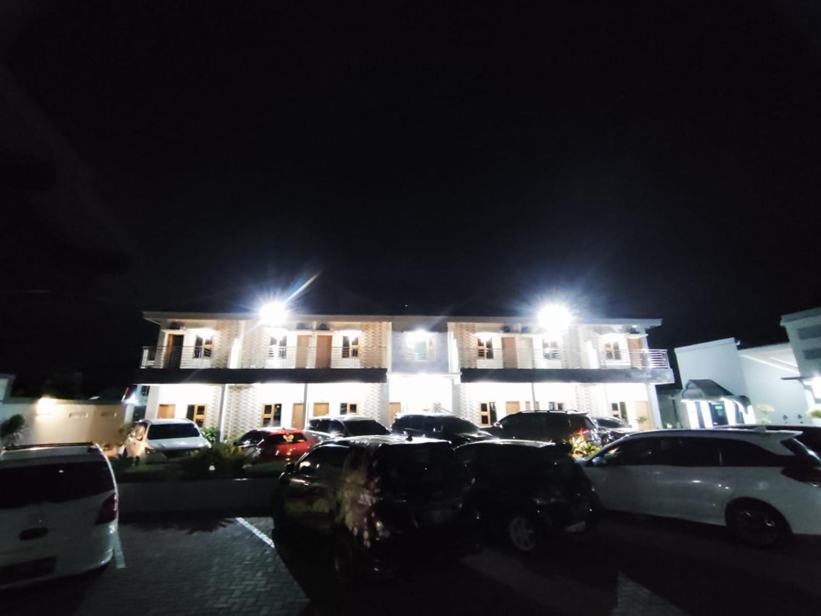 Hotel Cibening Purwakarta Buitenkant foto