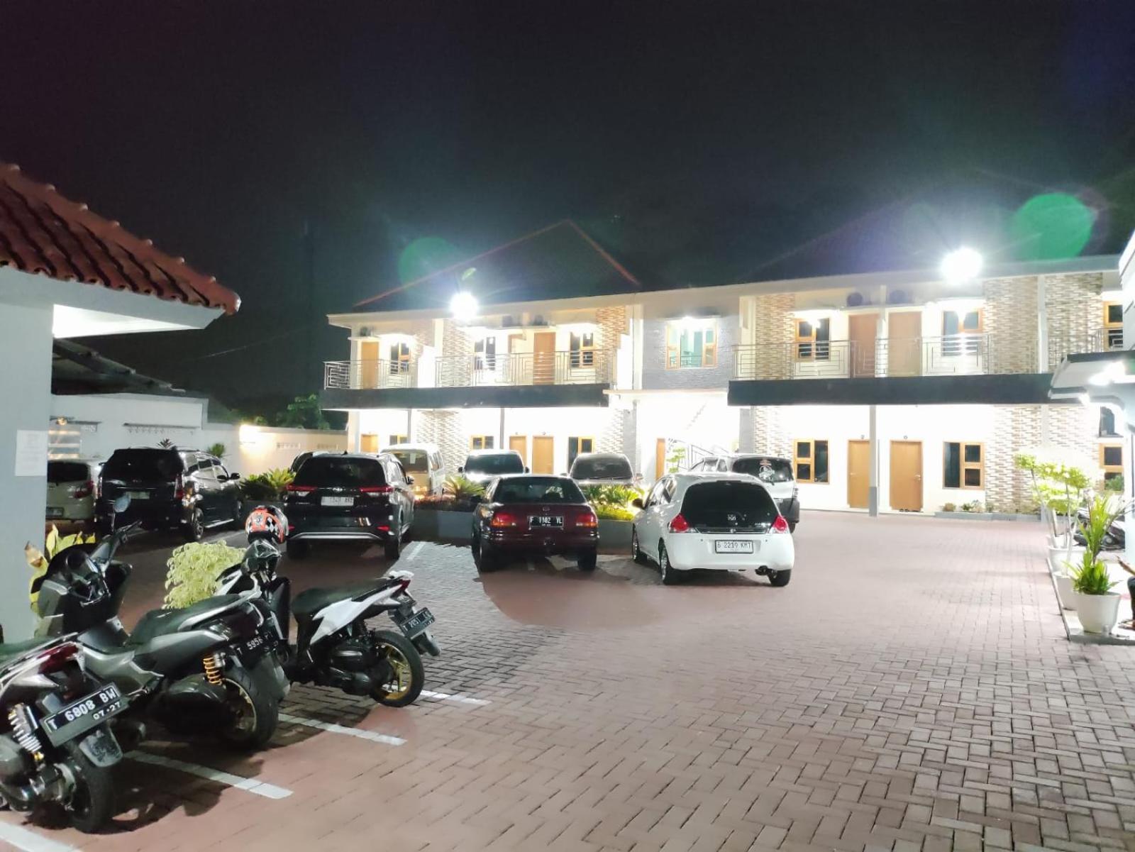 Hotel Cibening Purwakarta Buitenkant foto
