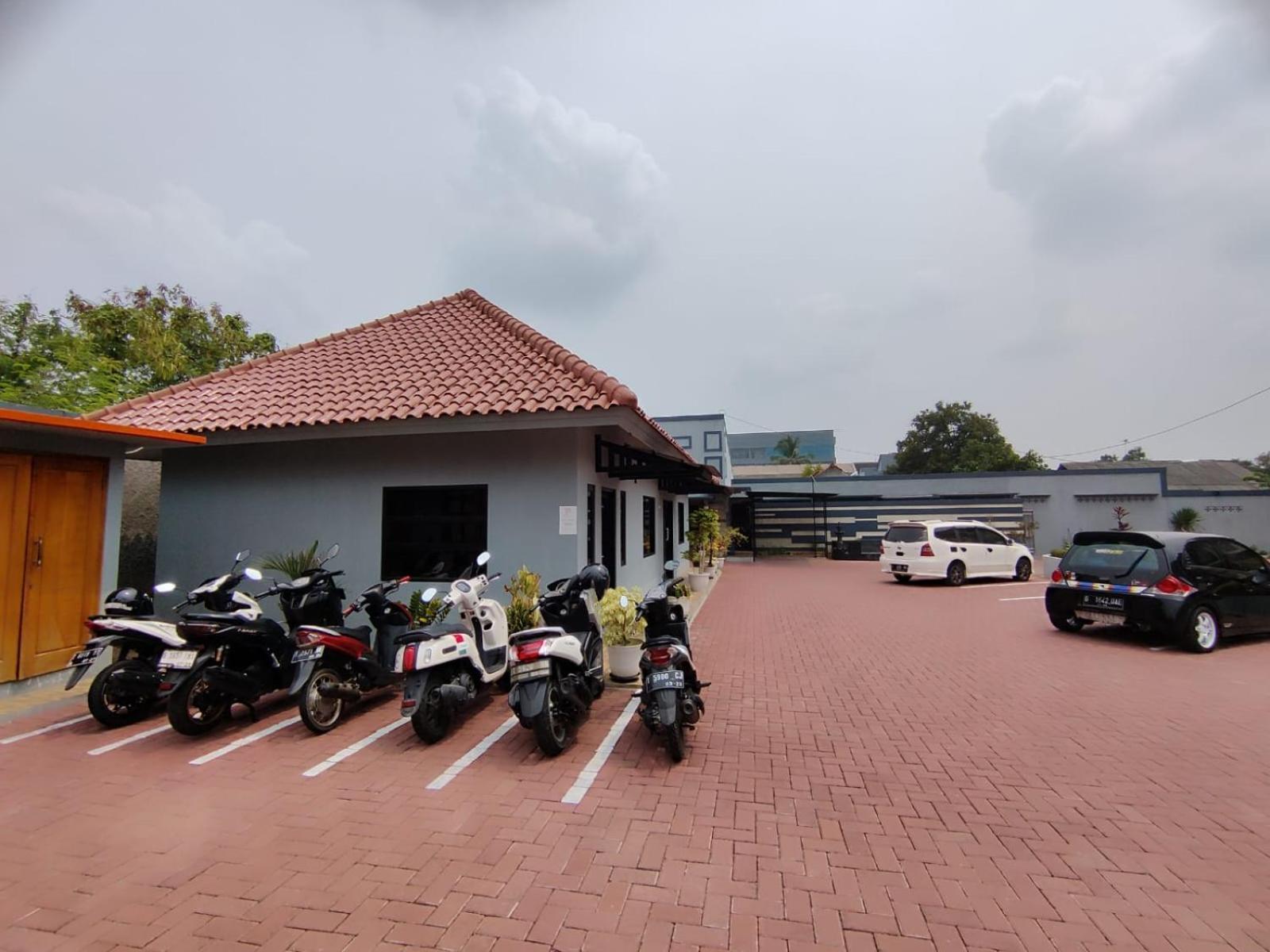 Hotel Cibening Purwakarta Buitenkant foto