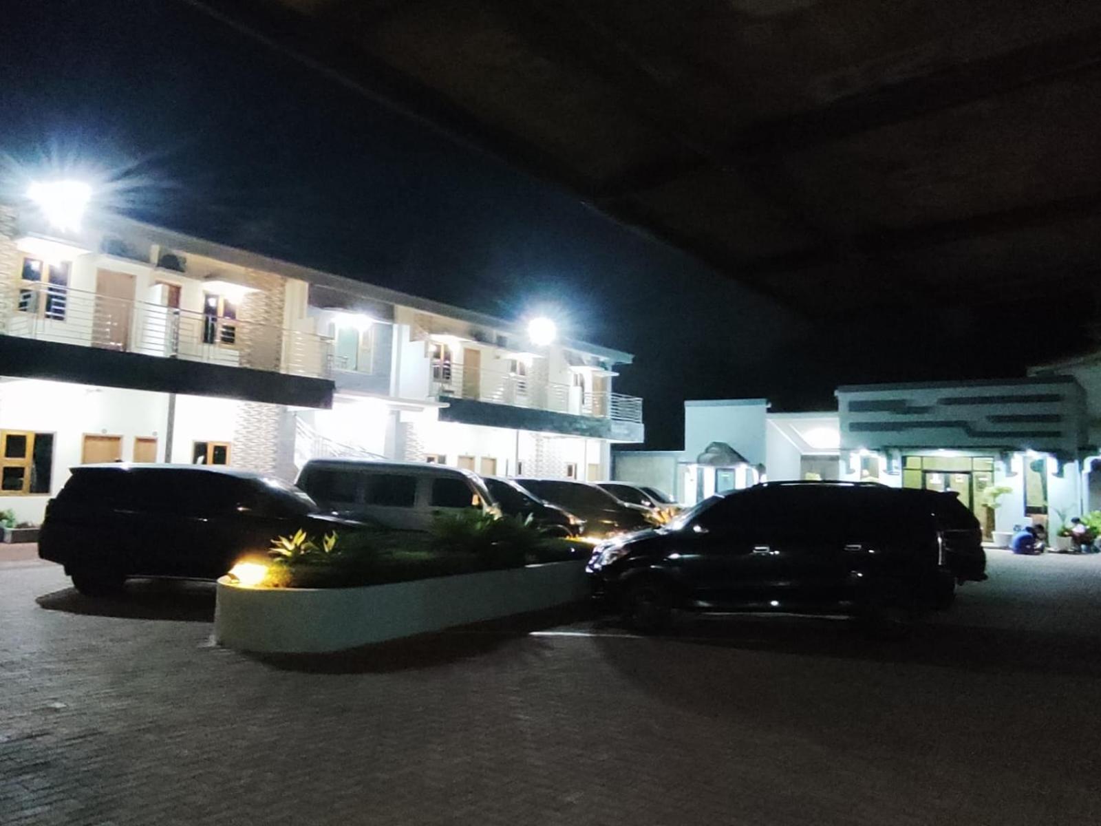 Hotel Cibening Purwakarta Buitenkant foto