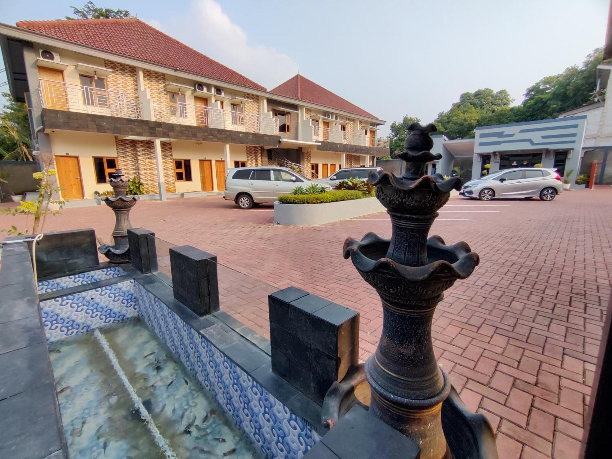 Hotel Cibening Purwakarta Buitenkant foto