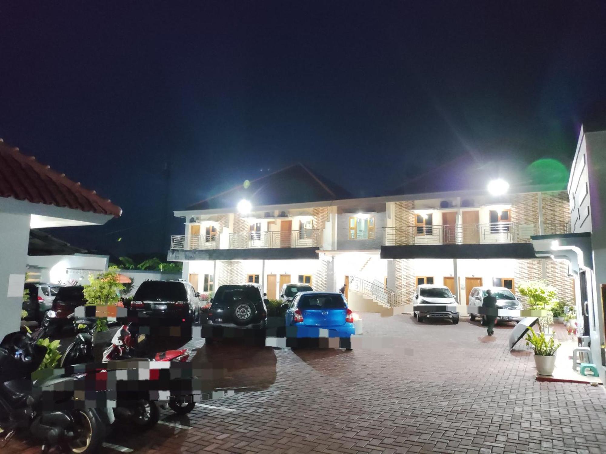 Hotel Cibening Purwakarta Buitenkant foto