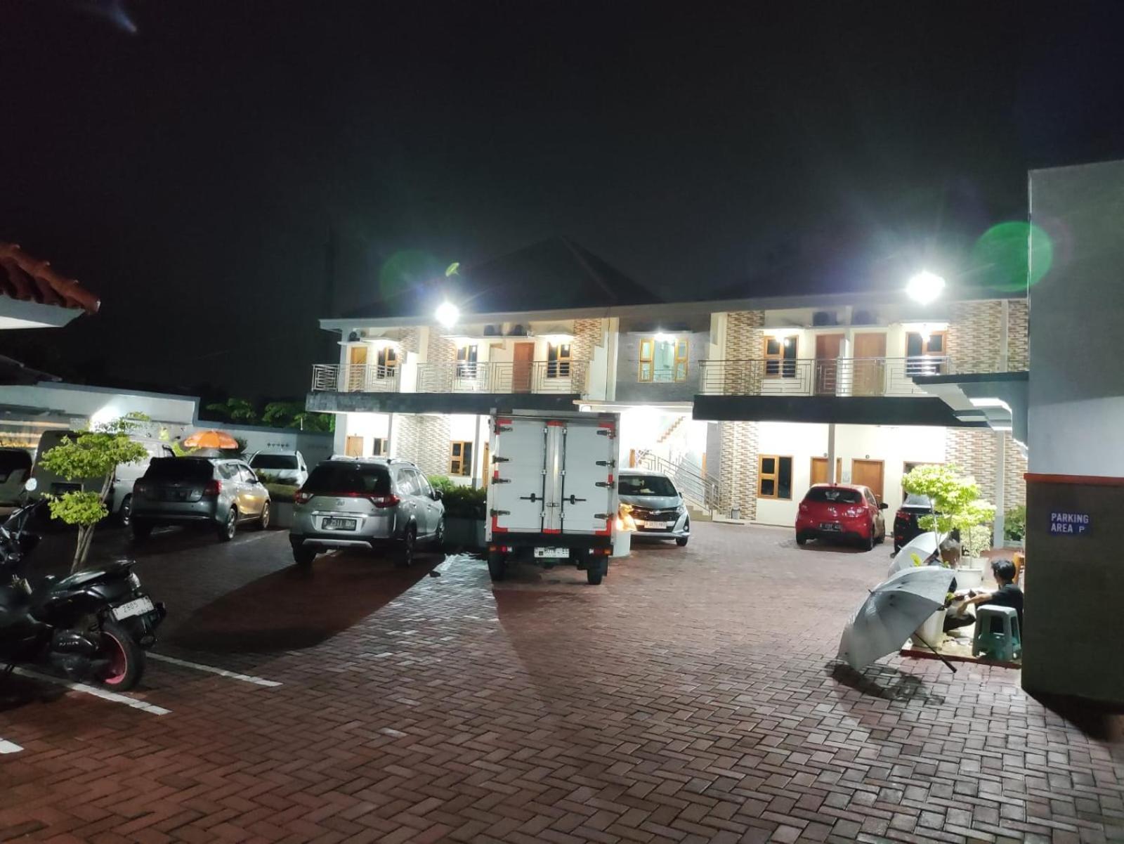 Hotel Cibening Purwakarta Buitenkant foto